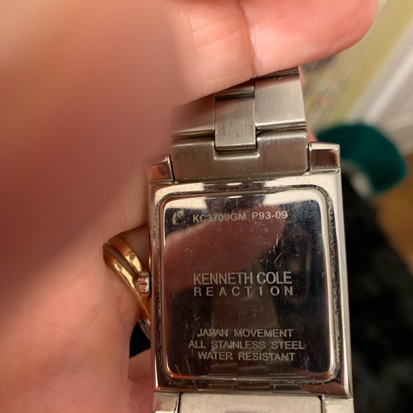 A Reaction watch by Kenneth Cole - Picture 3 of 3